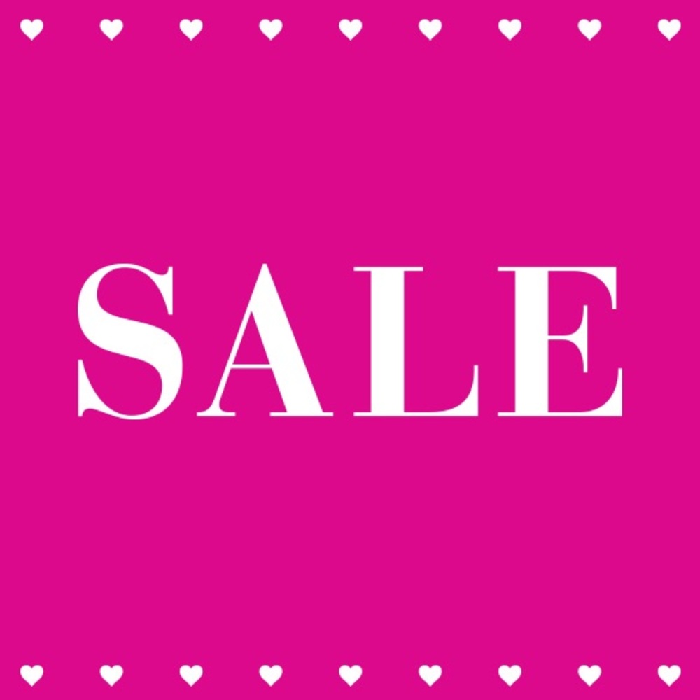 Come visit my closet! ⭐️ SALE ⭐️